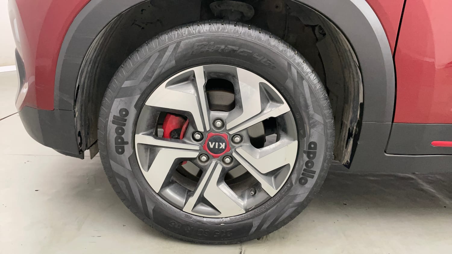 Used 2020 Kia Sonet GTX Plus 1.0 DCT Petrol Automatic tyres LEFT FRONT TYRE RIM VIEW