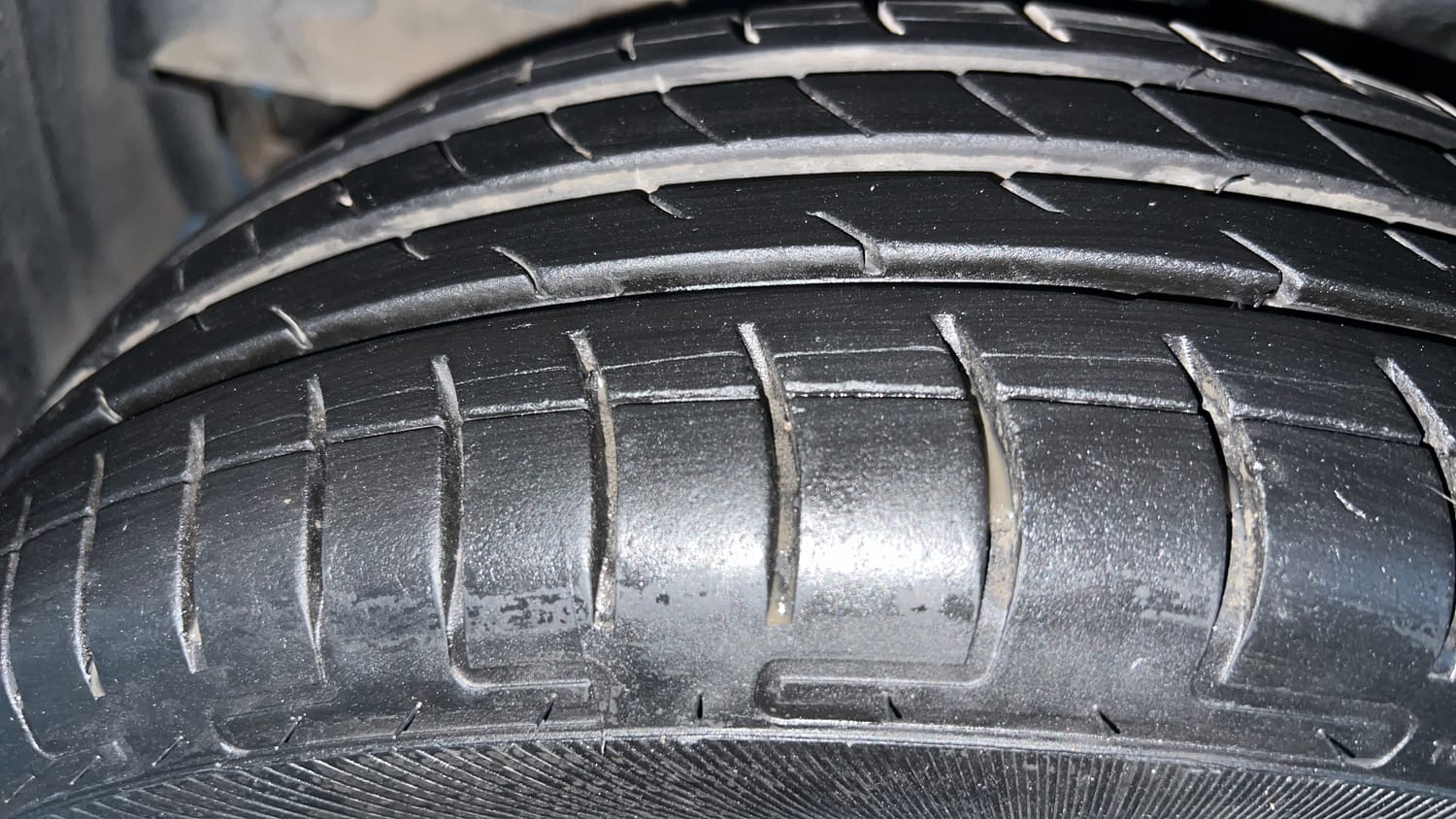 Used 2020 Renault Kwid CLIMBER 1.0 Petrol Manual tyres LEFT FRONT TYRE TREAD VIEW