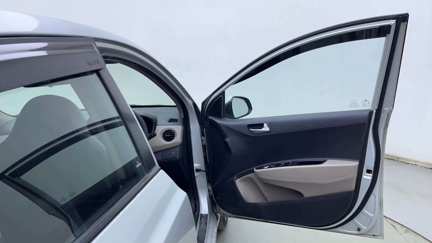 Used 2015 Hyundai Xcent S 1.2 (O) Petrol Manual interior RIGHT FRONT DOOR OPEN VIEW