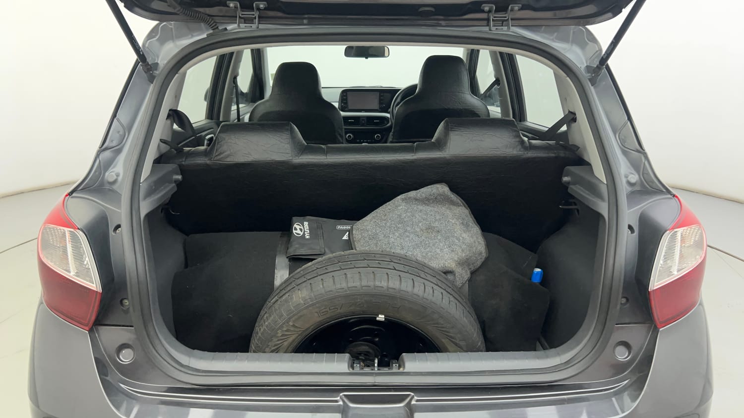 Used 2020 Hyundai Grand i10 Nios Sportz Petrol+cng(outside fitted) Cng Manual interior DICKY INSIDE VIEW