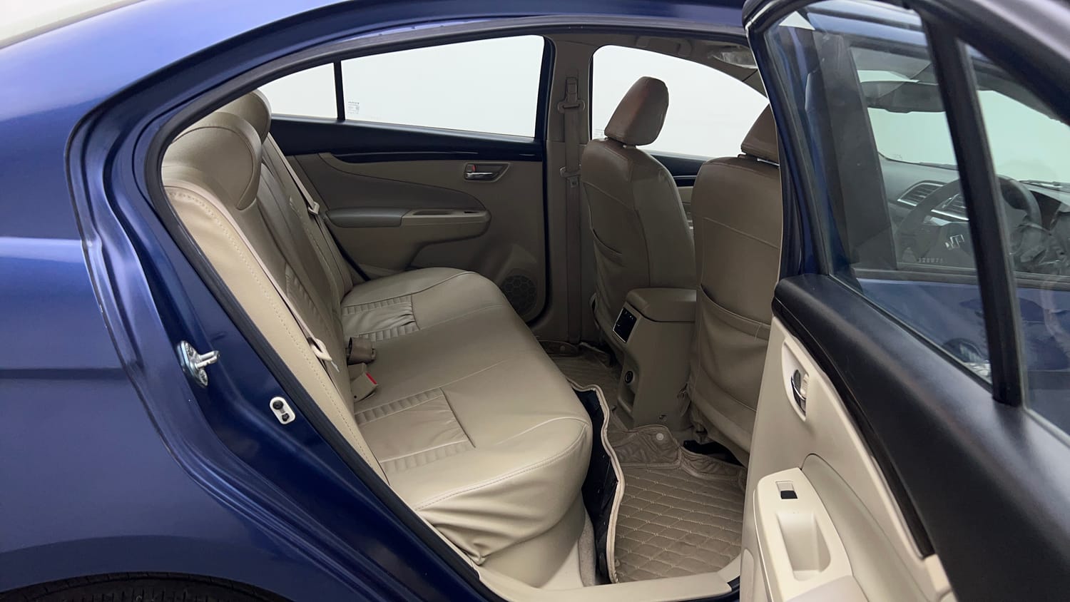 Used 2018 Maruti Suzuki Ciaz Zeta 1.4 AT Petrol Automatic interior RIGHT SIDE REAR DOOR CABIN VIEW
