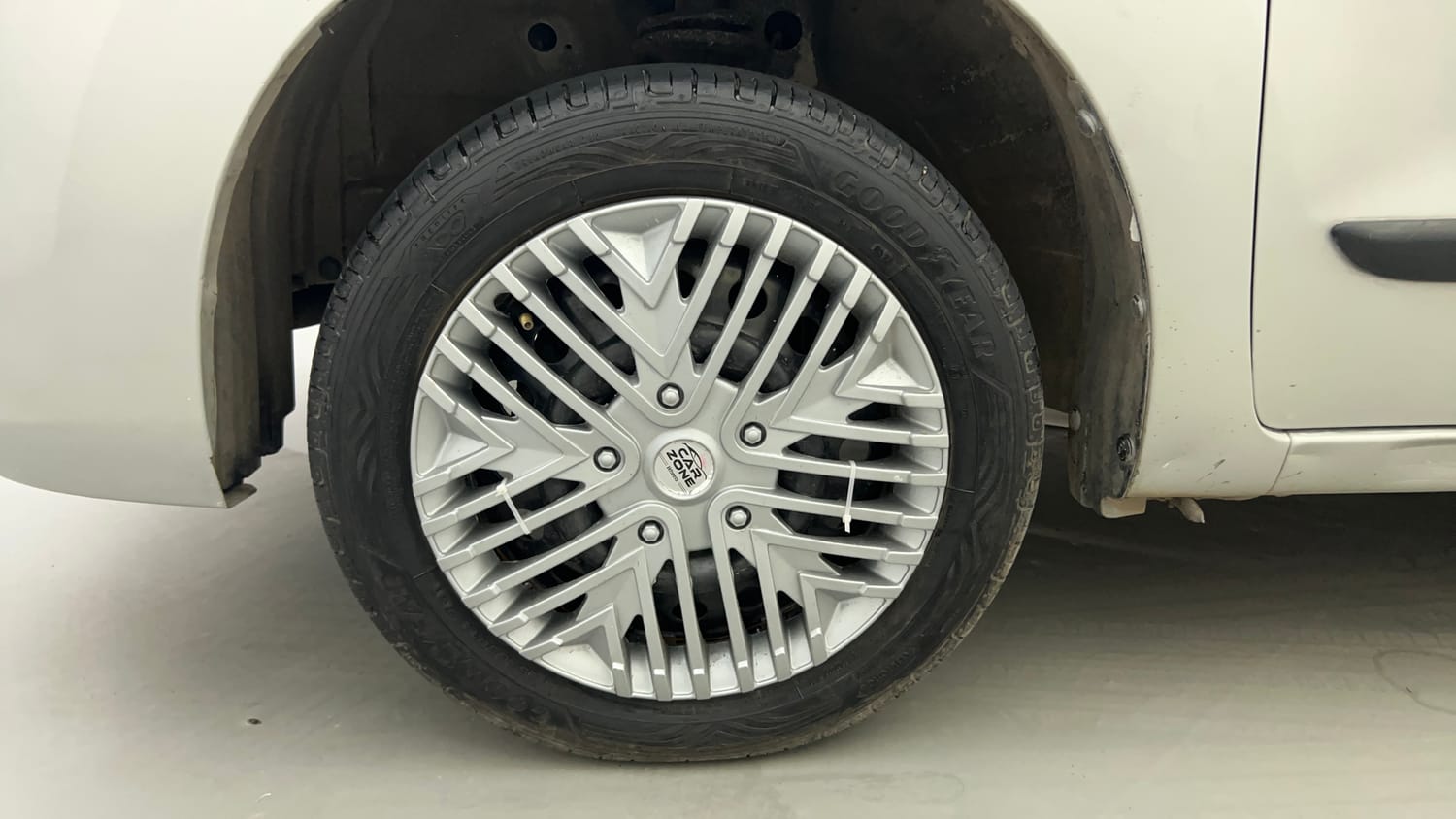 Used 2016 Maruti Suzuki Wagon R 1.0 VXI Petrol + CNG (Outside Fitted) Cng Manual tyres LEFT FRONT TYRE RIM VIEW