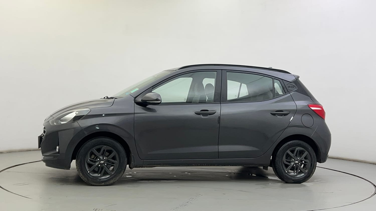 Used 2020 Hyundai Grand i10 Nios Sportz Petrol+cng(outside fitted) Cng Manual exterior LEFT SIDE VIEW
