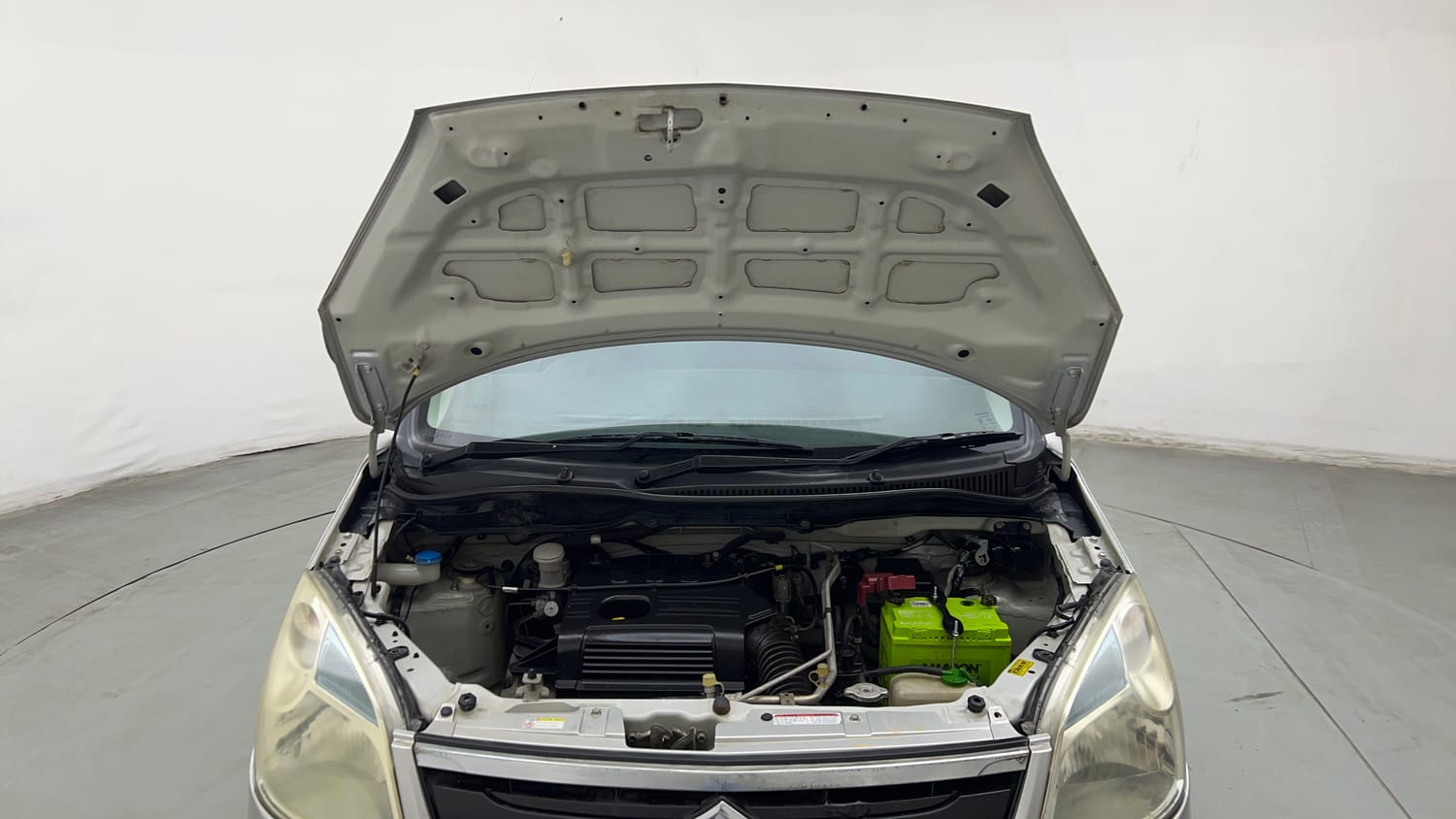 Used 2016 Maruti Suzuki Wagon R LXI Petrol Manual engine ENGINE & BONNET OPEN FRONT VIEW