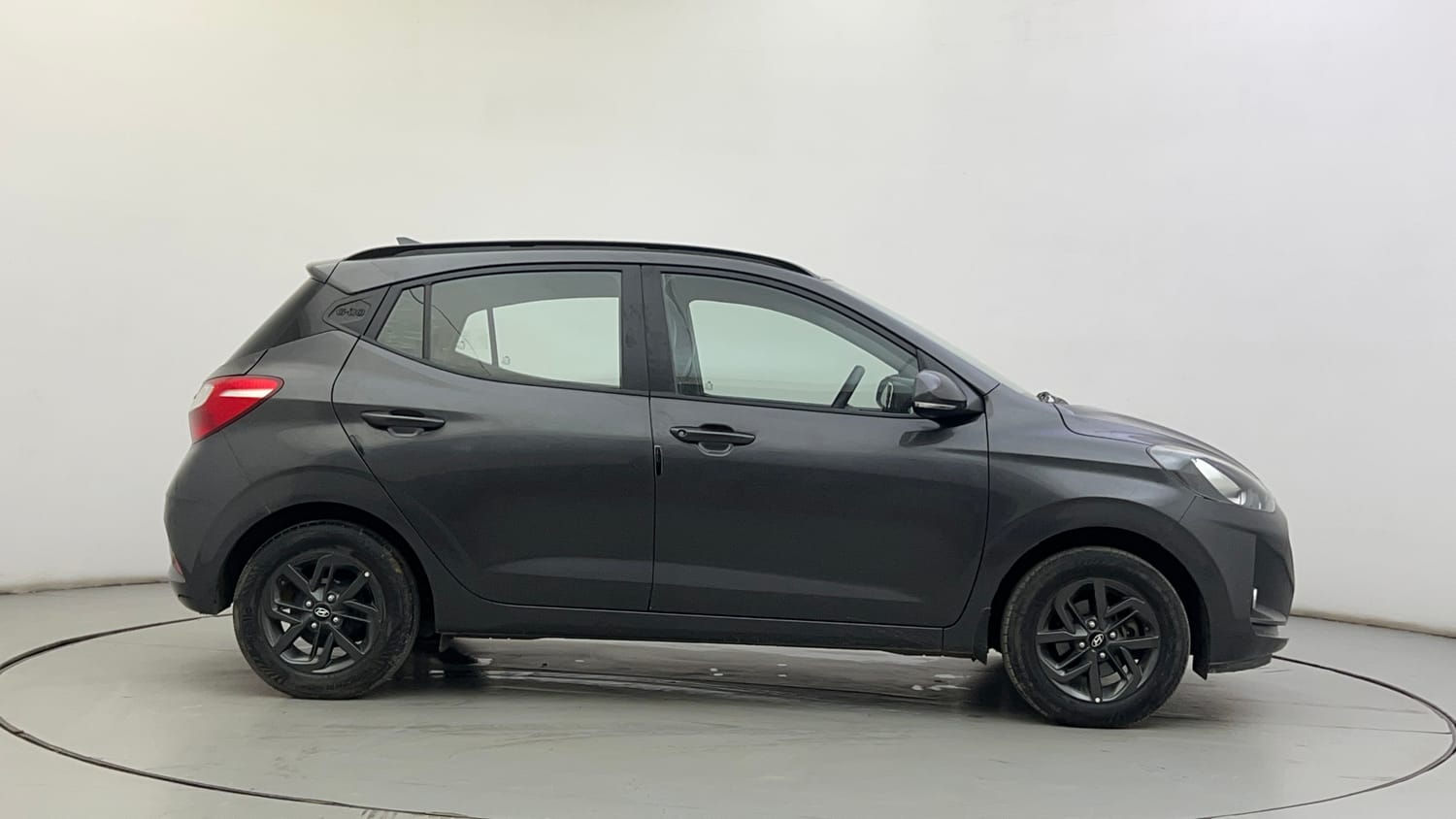 Used 2020 Hyundai Grand i10 Nios Sportz Petrol+cng(outside fitted) Cng Manual exterior RIGHT SIDE VIEW