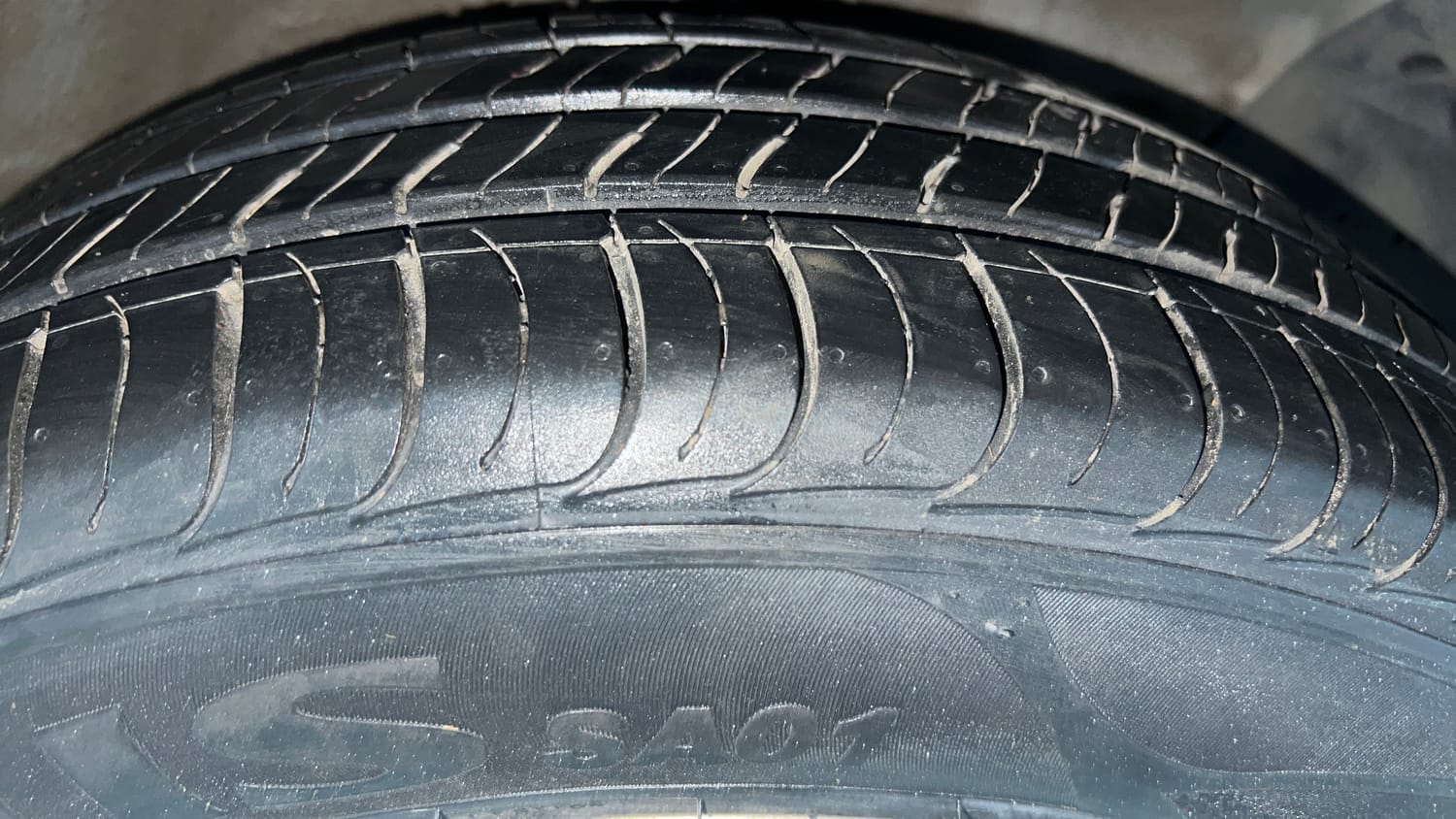 Used 2017 Hyundai Creta SX Plus 1.6  Petrol Petrol Manual tyres RIGHT FRONT TYRE TREAD VIEW