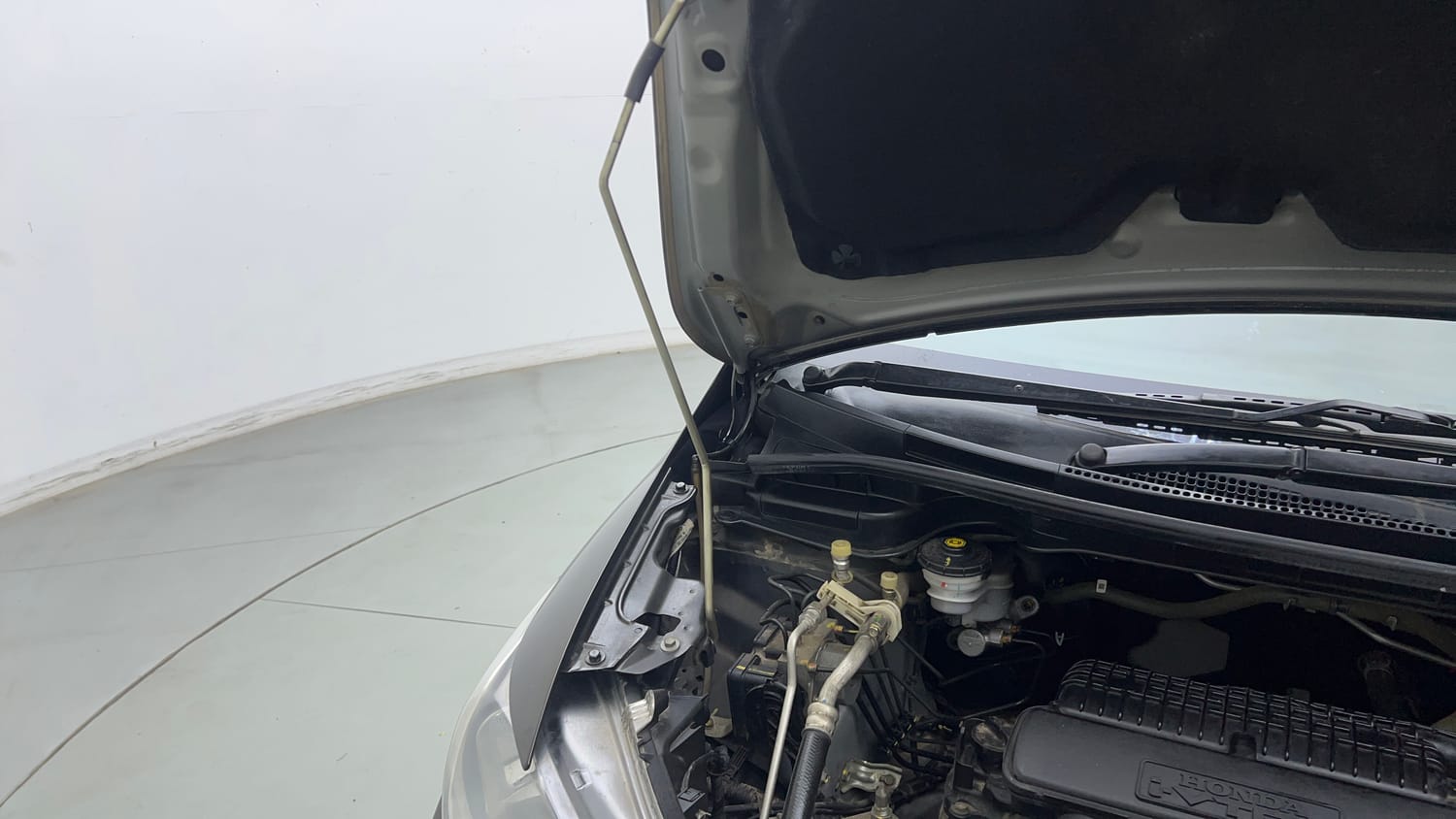 Used 2022 Honda Jazz VX CVT Petrol Automatic engine ENGINE RIGHT SIDE HINGE & APRON VIEW