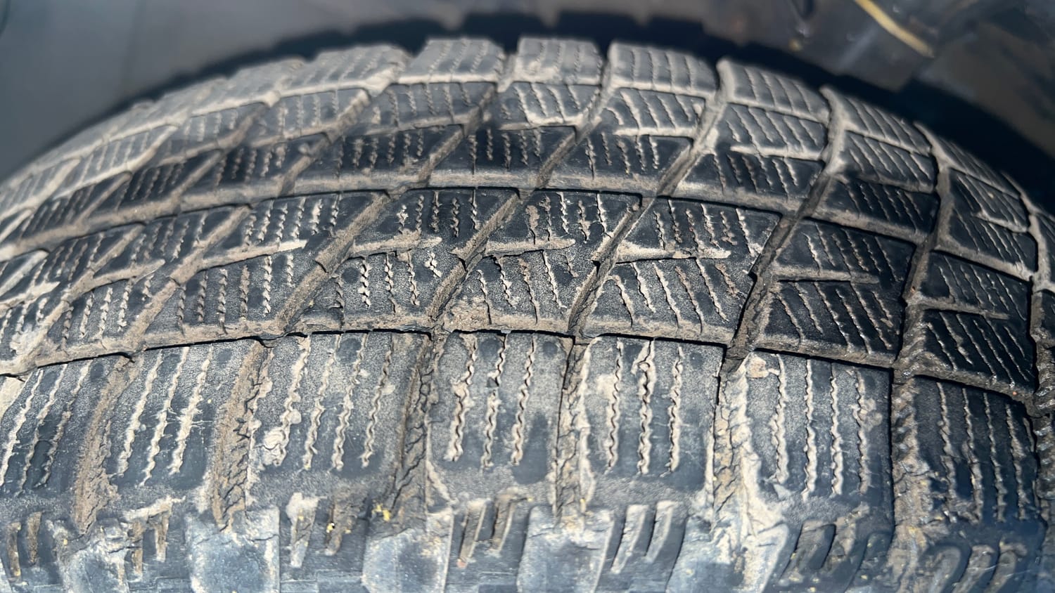 Used 2013 Honda Amaze 1.2 S i-VTEC Petrol Manual tyres LEFT FRONT TYRE TREAD VIEW