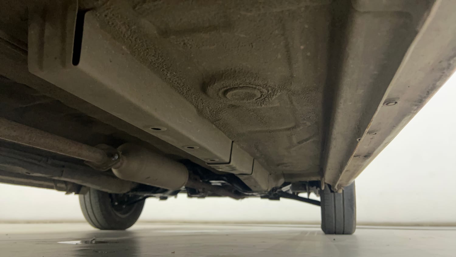 Used 2016 Maruti Suzuki Wagon R 1.0 VXI Petrol + CNG (Outside Fitted) Cng Manual extra REAR RIGHT UNDERBODY VIEW
