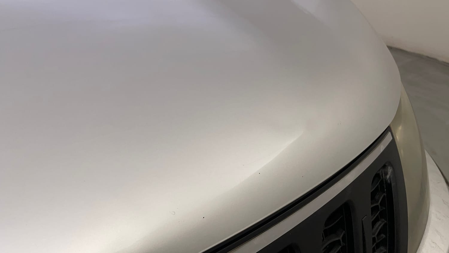 Used 2016 Mahindra XUV500 W4 Diesel Manual dents MINOR SCRATCH