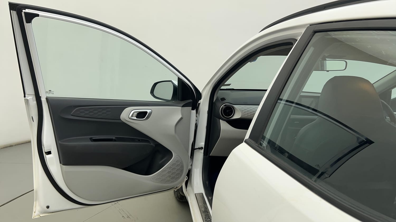 Used 2024 Hyundai Grand i10 Nios Sportz 1.2 Kappa CNG Cng Manual interior LEFT FRONT DOOR OPEN VIEW