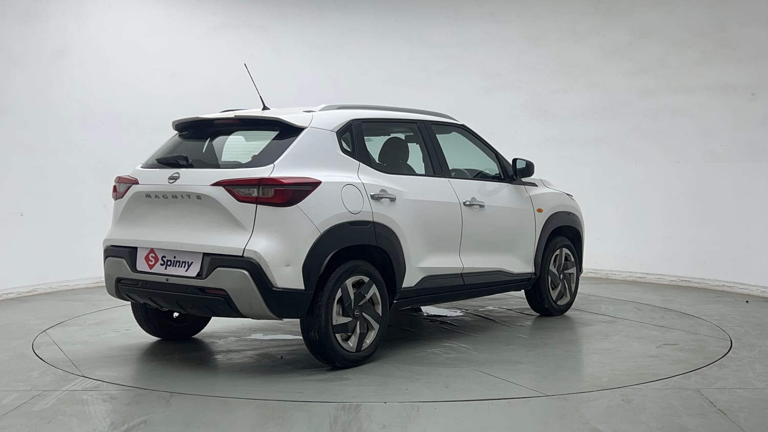 Used 2022 Nissan Magnite XE Petrol Manual exterior RIGHT REAR CORNER VIEW