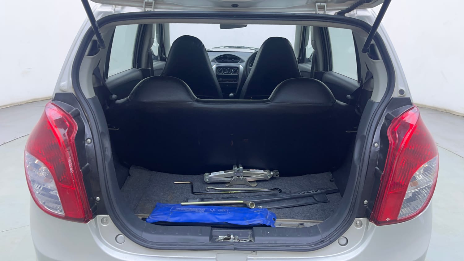 Used 2018 Maruti Suzuki Alto 800 LXi (O) Petrol Manual interior DICKY INSIDE VIEW