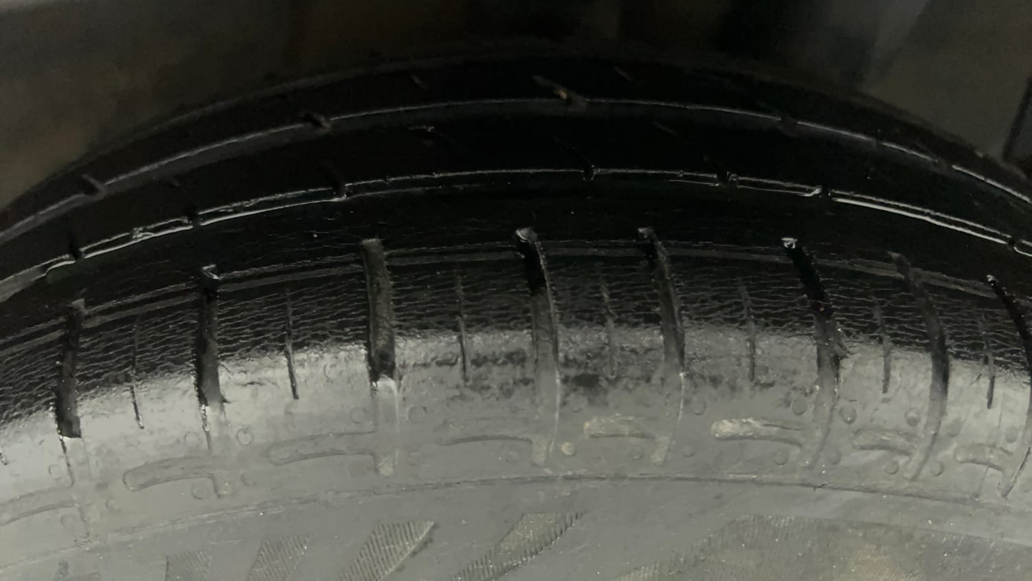Used 2020 Hyundai Grand i10 Nios Sportz Petrol+cng(outside fitted) Cng Manual tyres LEFT REAR TYRE TREAD VIEW