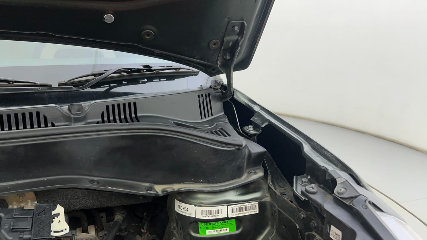 Used 2023 Tata Punch Camo Accomplished AMT Petrol Automatic engine ENGINE LEFT SIDE HINGE & APRON VIEW