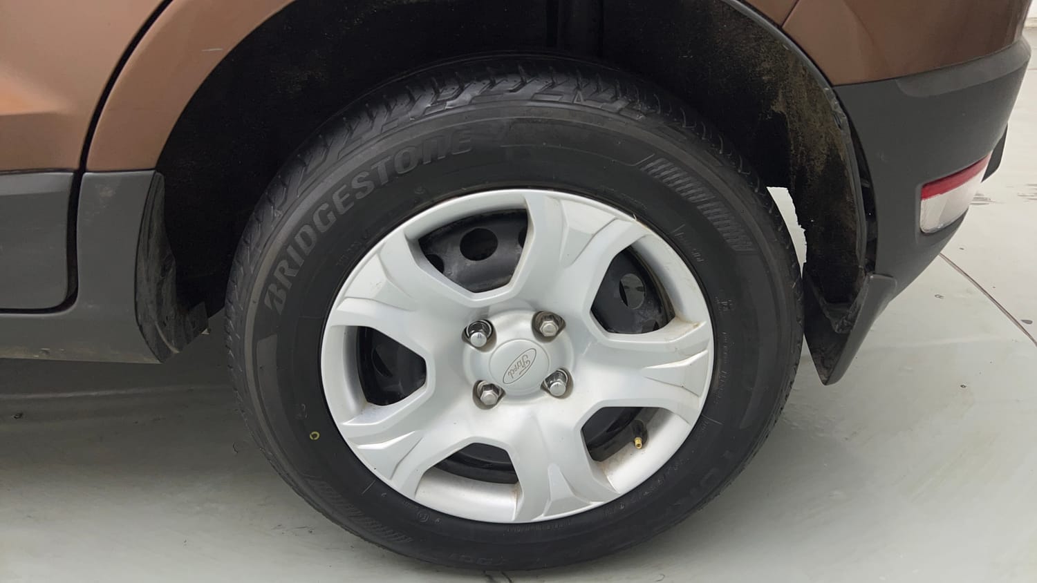 Used 2017 Ford EcoSport Trend+ 1.0L EcoBoost Petrol Manual tyres LEFT REAR TYRE RIM VIEW