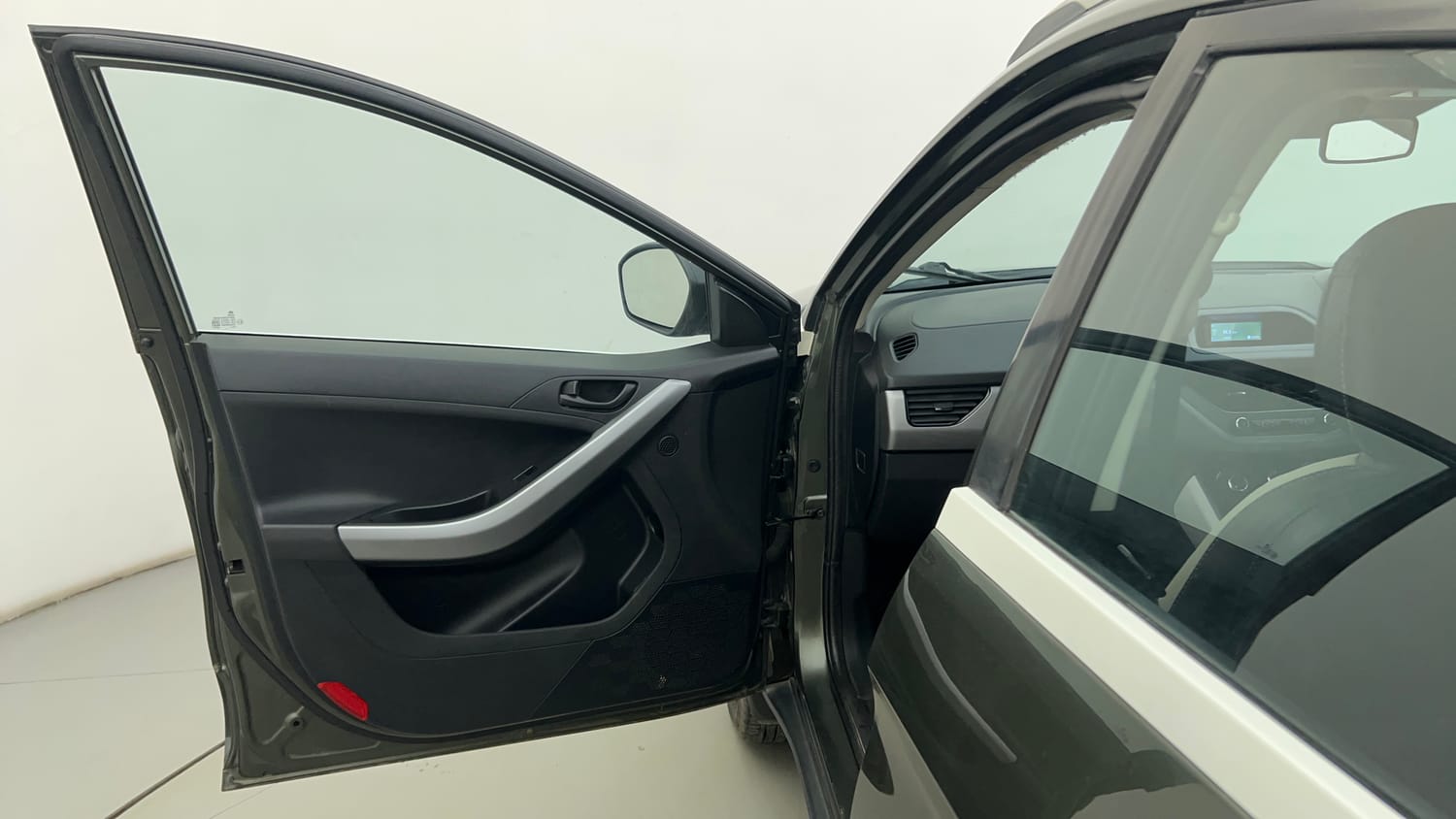 Used 2021 Tata Nexon XM Petrol Manual interior LEFT FRONT DOOR OPEN VIEW
