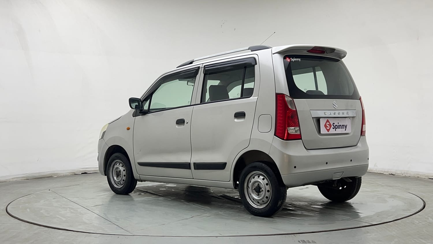 Used 2016 Maruti Suzuki Wagon R LXI Petrol Manual exterior LEFT REAR CORNER VIEW