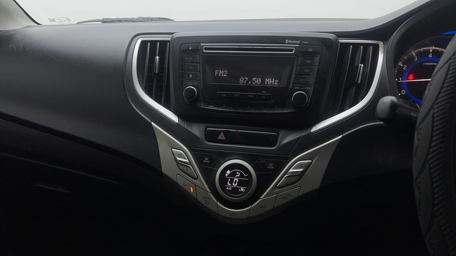 Used 2015 Maruti Suzuki Baleno Delta 1.2 Petrol Manual interior MUSIC SYSTEM & AC CONTROL VIEW