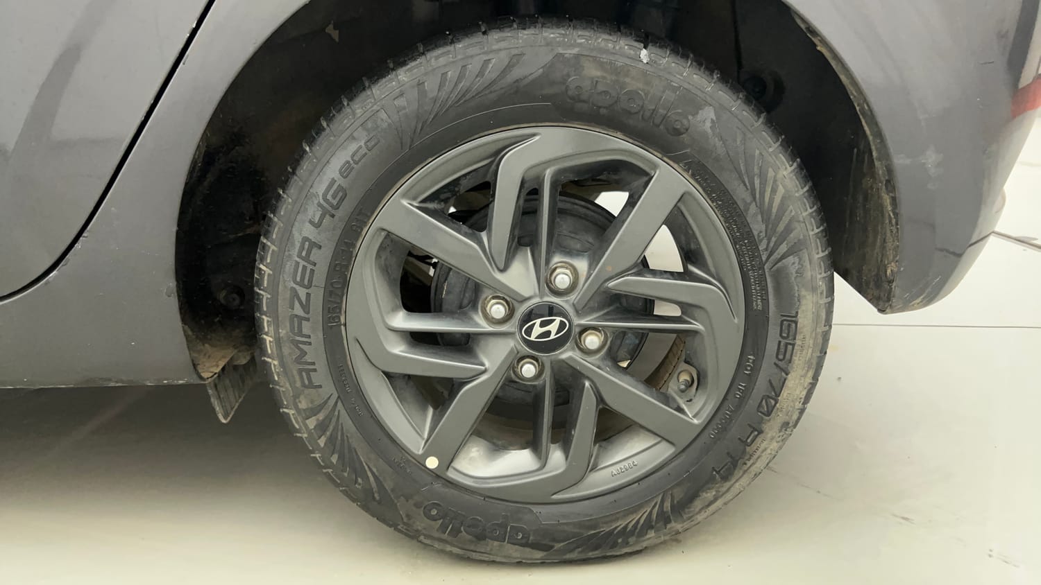 Used 2020 Hyundai Grand i10 Nios Sportz Petrol+cng(outside fitted) Cng Manual tyres LEFT REAR TYRE RIM VIEW