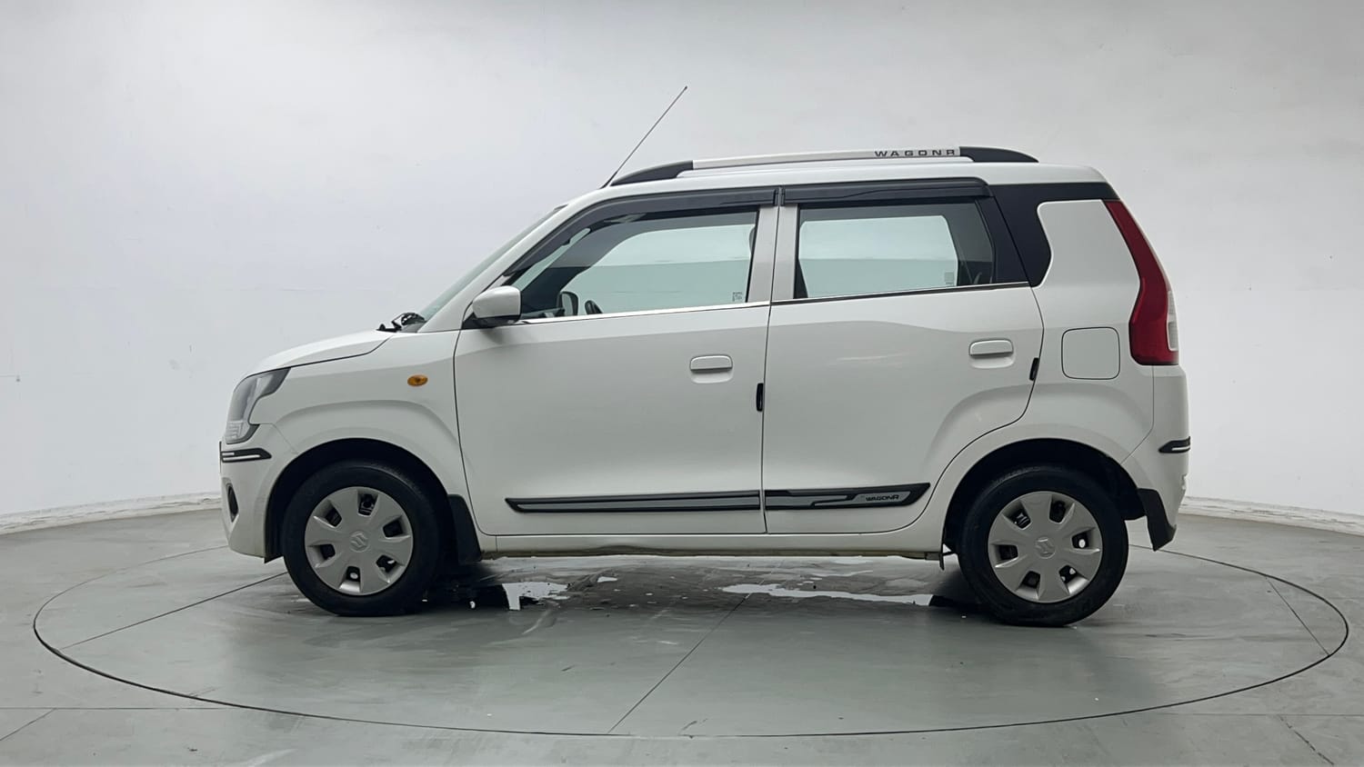 Used 2023 Maruti Suzuki Wagon R VXI 1.0 Petrol Manual exterior LEFT SIDE VIEW