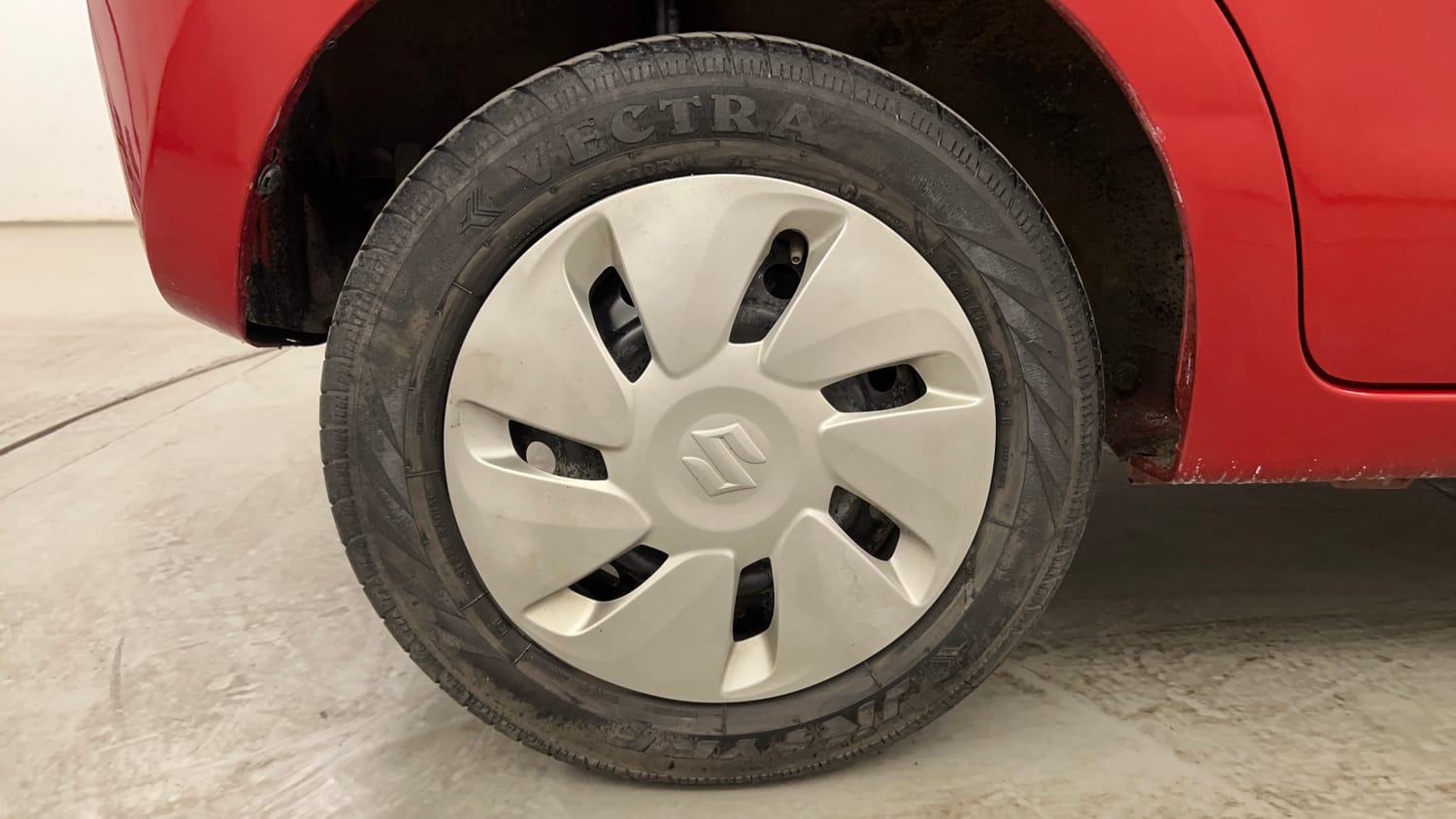 Used 2016 Maruti Suzuki Celerio ZXi AMT Petrol Automatic tyres RIGHT REAR TYRE RIM VIEW