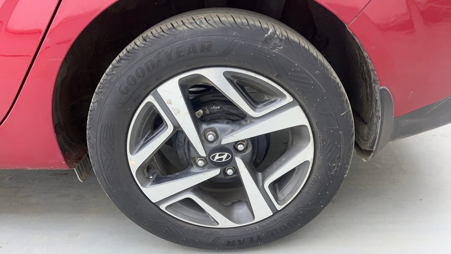 Used 2020 Hyundai Aura SX 1.2 Petrol Petrol Manual tyres LEFT REAR TYRE RIM VIEW
