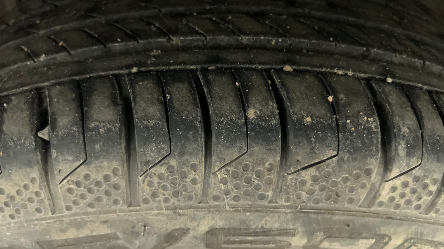 Used 2021 Tata Nexon XM Petrol Manual tyres LEFT FRONT TYRE TREAD VIEW