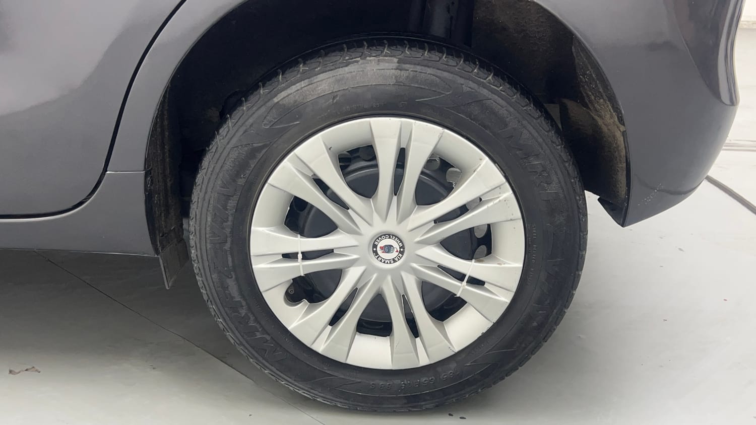 Used 2017 Maruti Suzuki Baleno Delta 1.2 Petrol Manual tyres LEFT REAR TYRE RIM VIEW