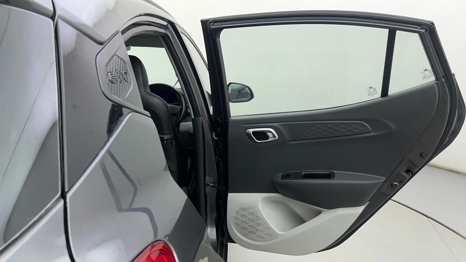 Used 2020 Hyundai Grand i10 Nios Sportz Petrol+cng(outside fitted) Cng Manual interior RIGHT REAR DOOR OPEN VIEW