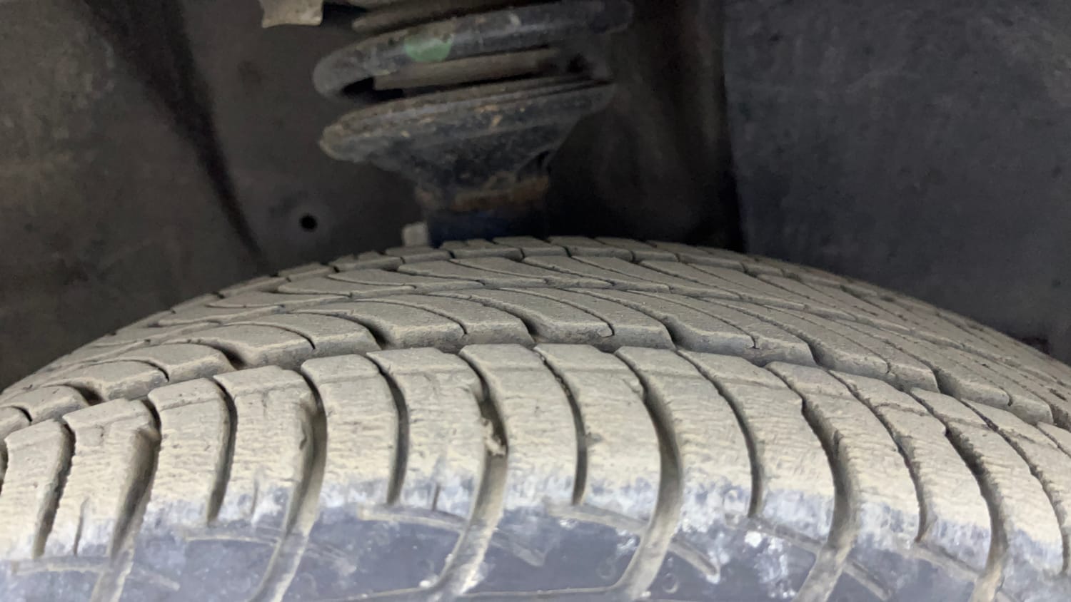 Used 2022 Maruti Suzuki Wagon R ZXi 1.2 Petrol Manual tyres RIGHT FRONT TYRE TREAD VIEW