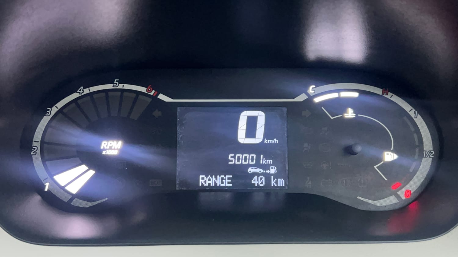 Used 2021 Nissan Magnite XL Petrol Manual interior CLUSTERMETER VIEW
