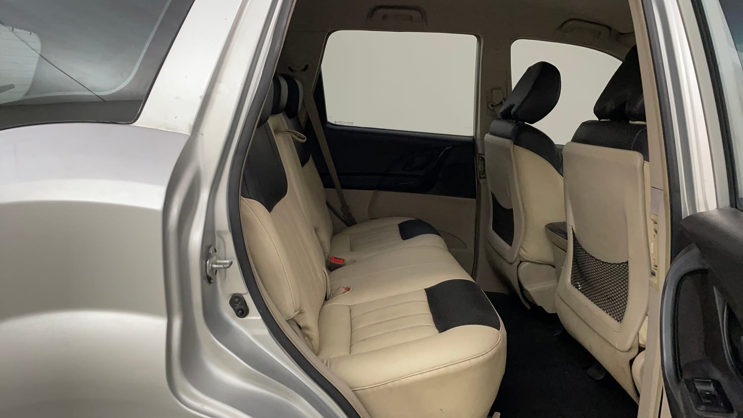 Used 2016 Mahindra XUV500 W4 Diesel Manual interior RIGHT SIDE REAR DOOR CABIN VIEW
