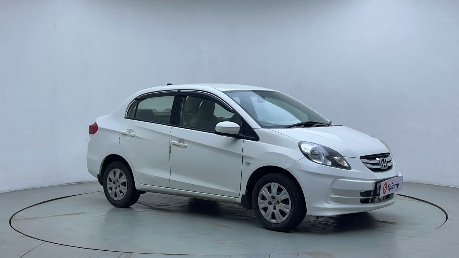 Used 2013 Honda Amaze 1.2 S i-VTEC Petrol Manual exterior RIGHT FRONT CORNER VIEW