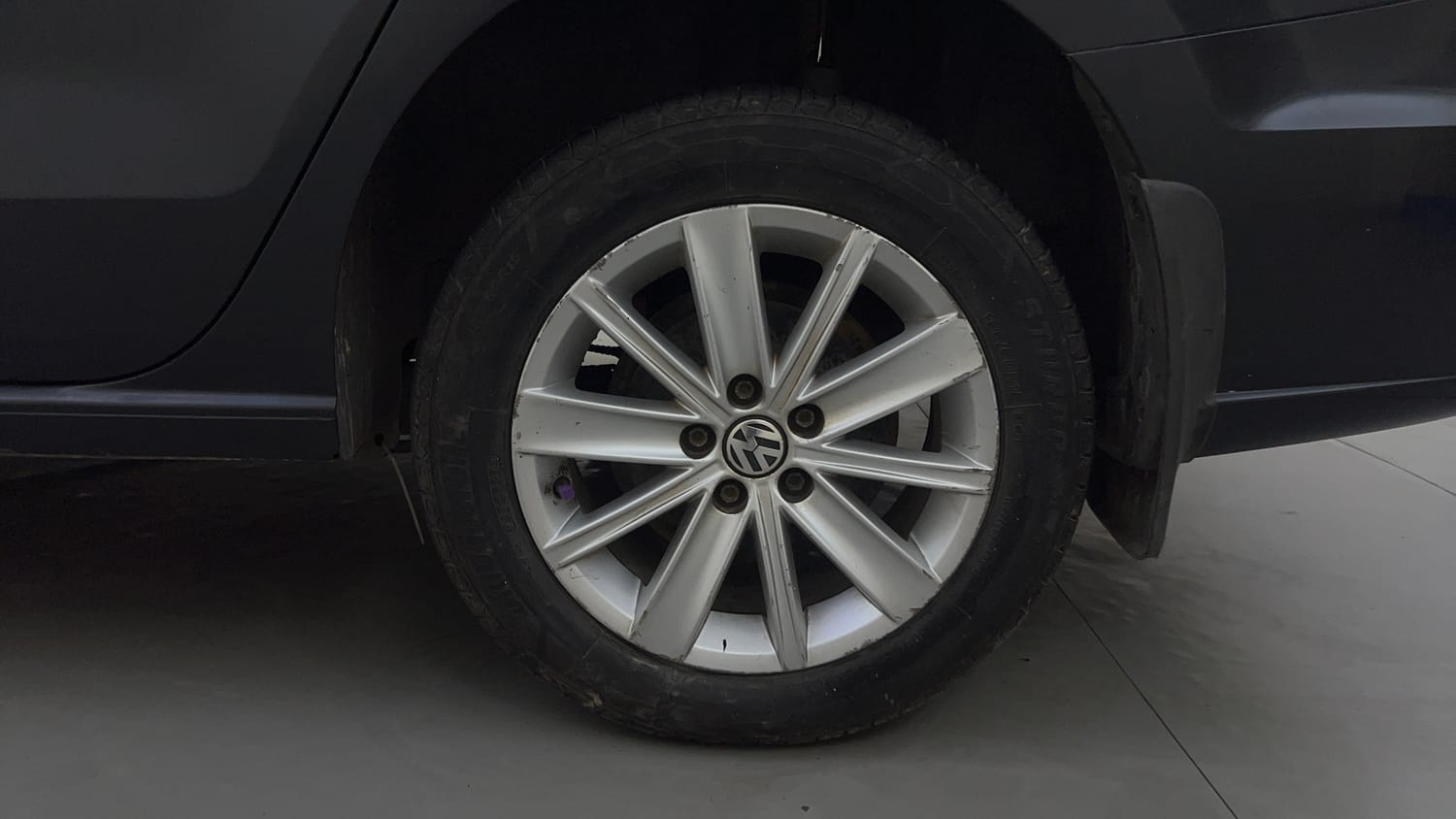 Used 2015 Volkswagen Vento Highline Diesel Diesel Manual tyres LEFT REAR TYRE RIM VIEW