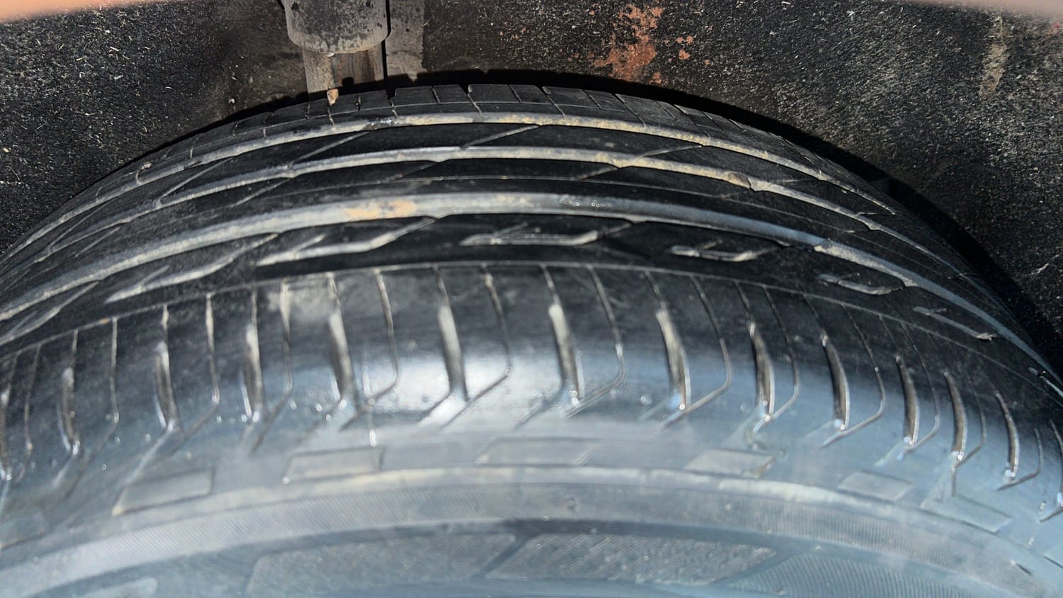 Used 2017 Ford EcoSport Trend+ 1.0L EcoBoost Petrol Manual tyres RIGHT REAR TYRE TREAD VIEW