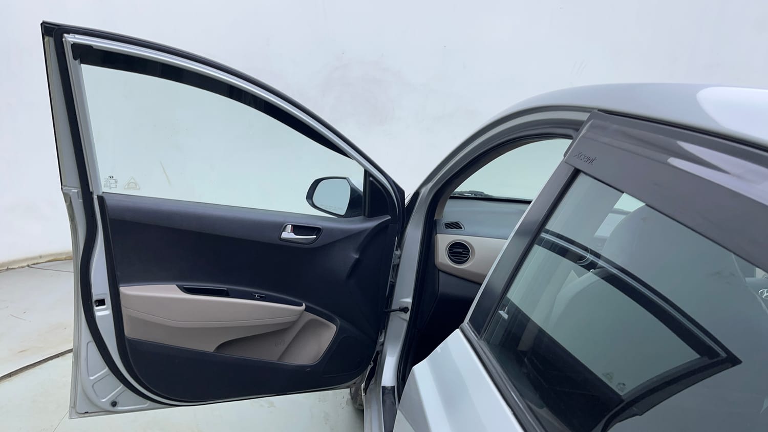 Used 2015 Hyundai Xcent S 1.2 (O) Petrol Manual interior LEFT FRONT DOOR OPEN VIEW