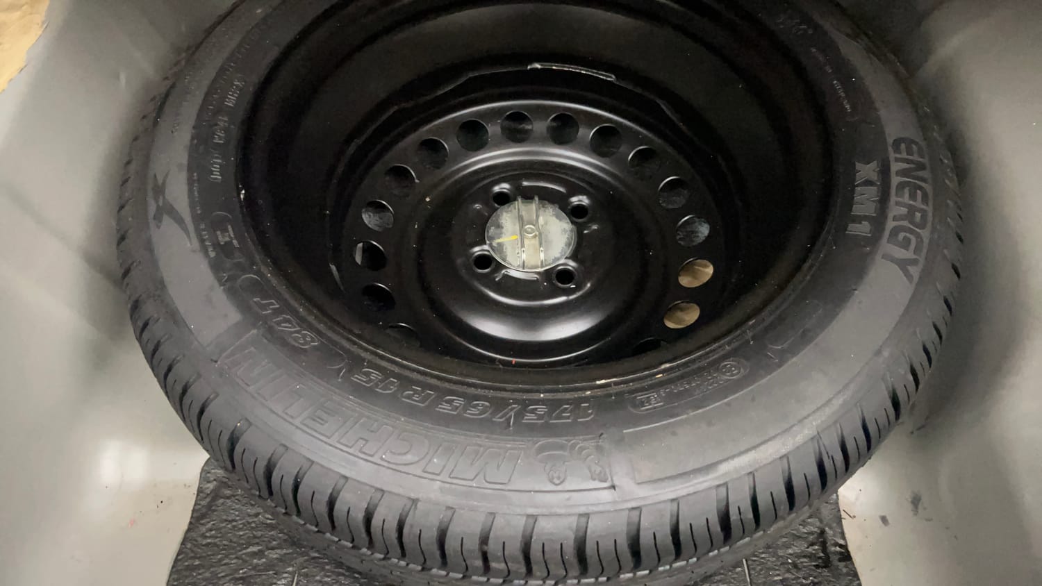 Used 2015 Honda City VX Petrol Manual tyres SPARE TYRE VIEW