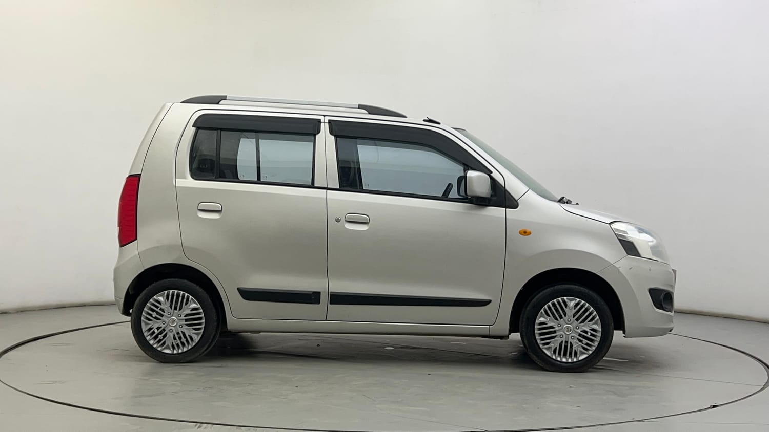 Used 2016 Maruti Suzuki Wagon R 1.0 VXI Petrol + CNG (Outside Fitted) Cng Manual exterior RIGHT SIDE VIEW