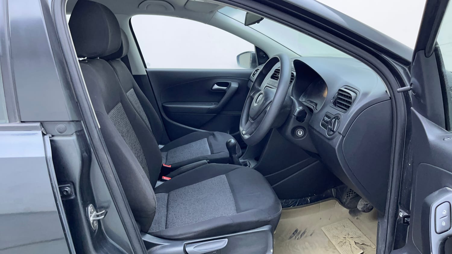 Used 2015 Volkswagen Polo Trendline 1.2L (P) Petrol Manual interior RIGHT SIDE FRONT DOOR CABIN VIEW