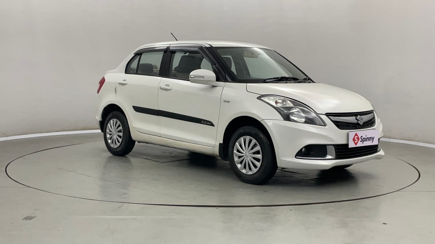 Used 2015 Maruti Suzuki Swift Dzire VXI Petrol Manual exterior RIGHT FRONT CORNER VIEW