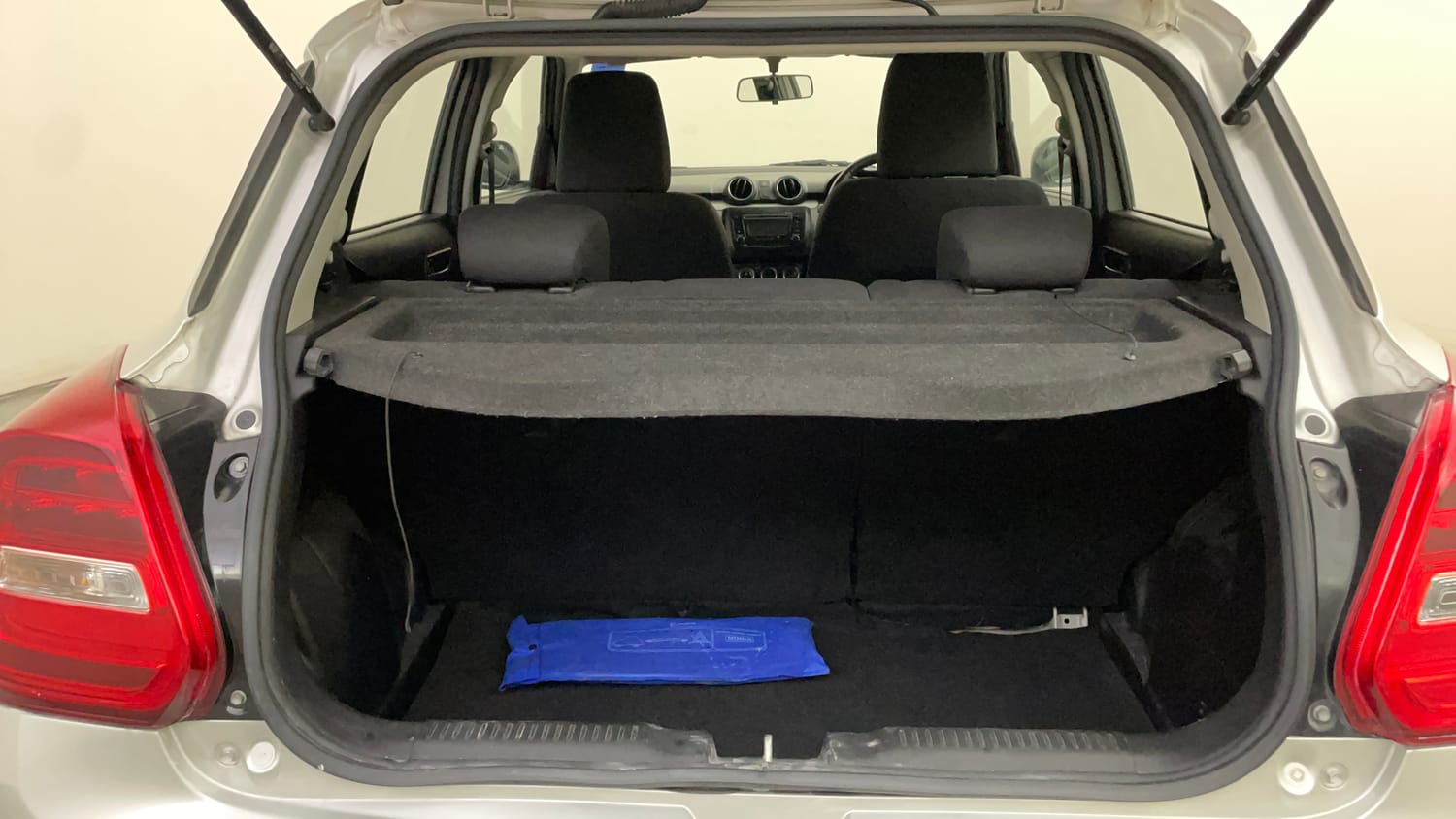 Used 2019 Maruti Suzuki Swift ZXi AMT Petrol Automatic interior DICKY INSIDE VIEW