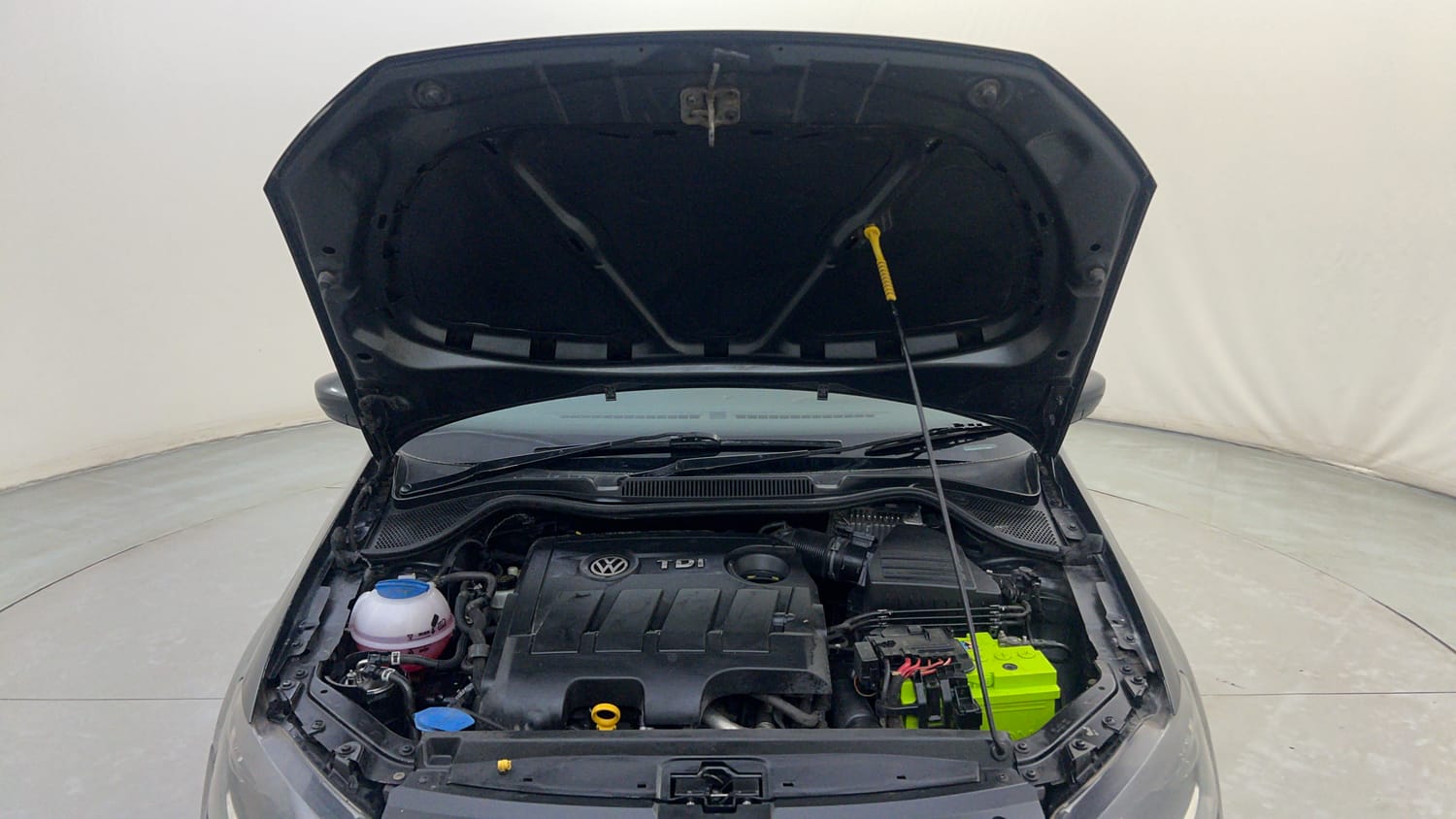 Used 2015 Volkswagen Vento Highline Diesel Diesel Manual engine ENGINE & BONNET OPEN FRONT VIEW