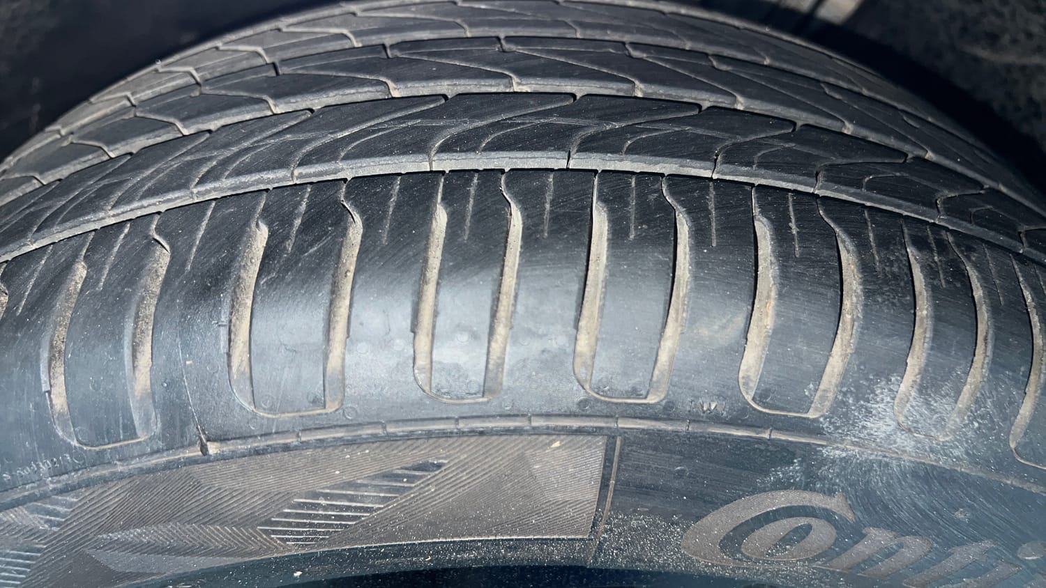 Used 2023 Volkswagen Virtus GT Plus 1.5 TSI EVO DSG Petrol Automatic tyres LEFT FRONT TYRE TREAD VIEW