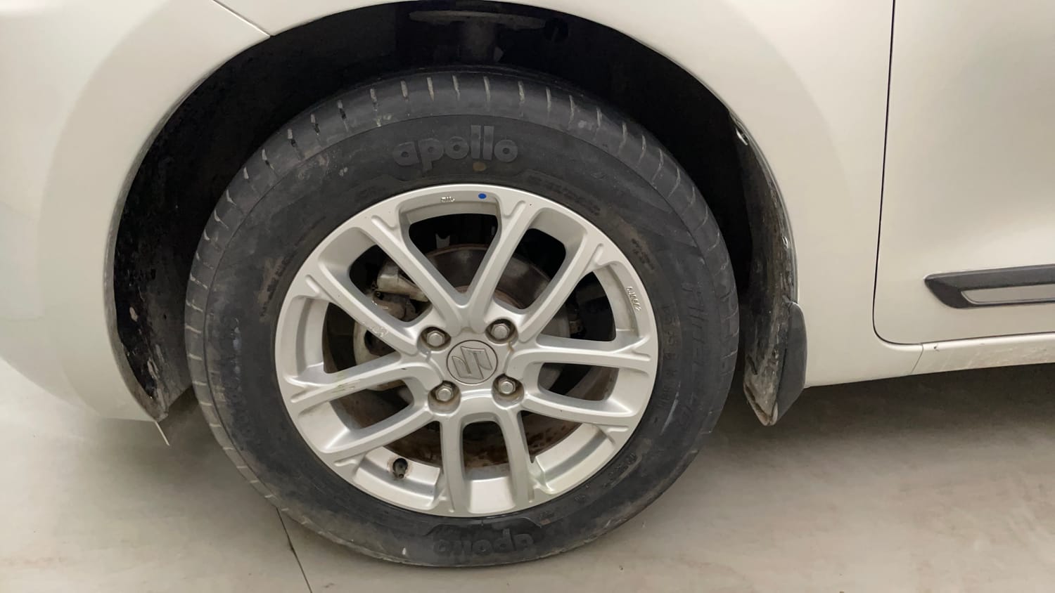Used 2019 Maruti Suzuki Swift ZXi AMT Petrol Automatic tyres LEFT FRONT TYRE RIM VIEW
