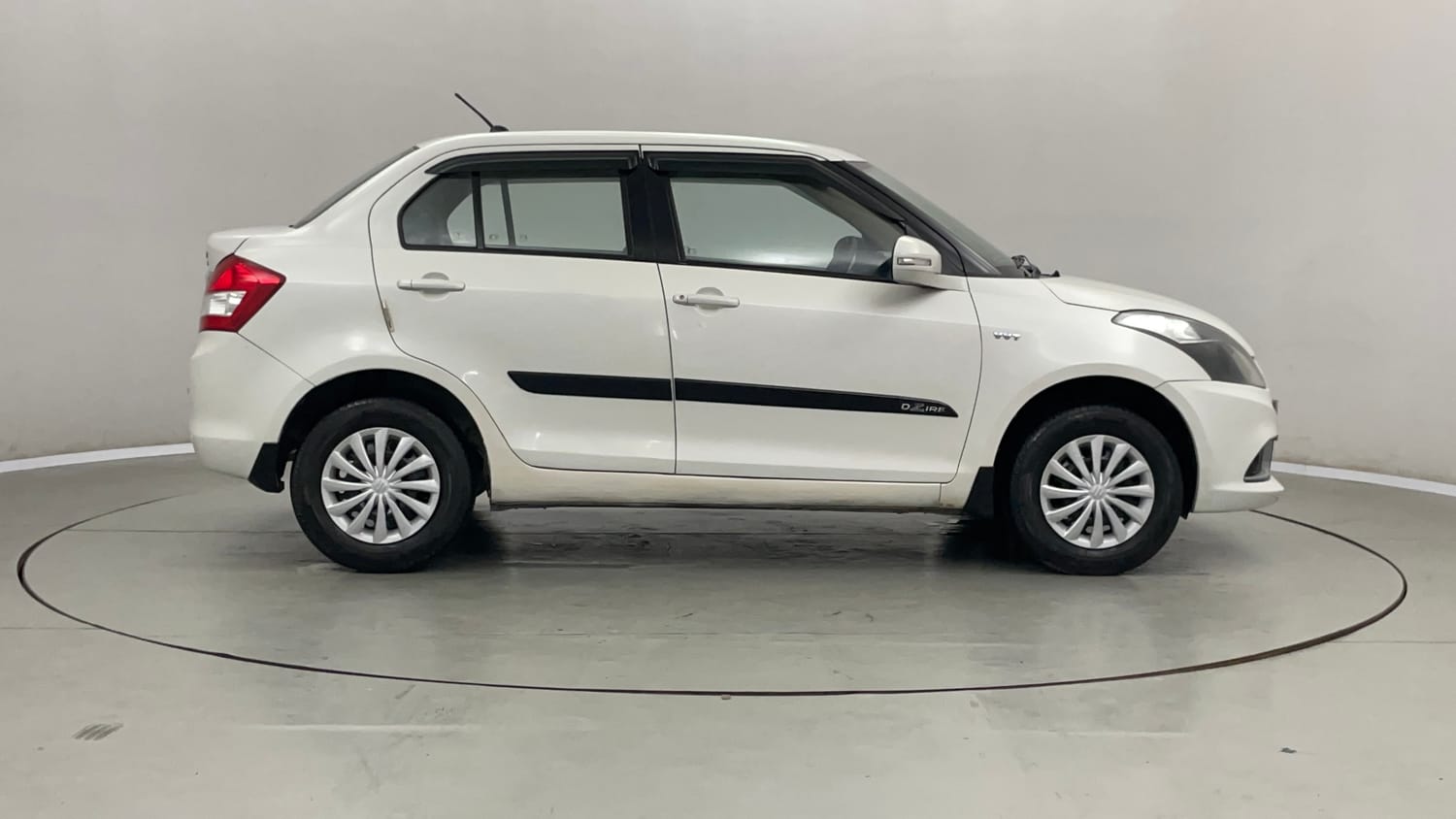 Used 2015 Maruti Suzuki Swift Dzire VXI Petrol Manual exterior RIGHT SIDE VIEW