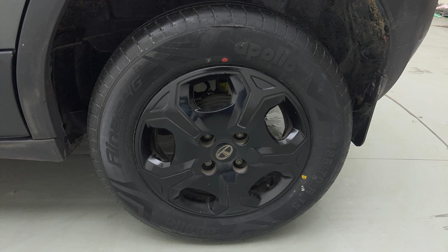 Used 2022 Tata Punch Accomplished AMT Petrol Automatic tyres LEFT REAR TYRE RIM VIEW