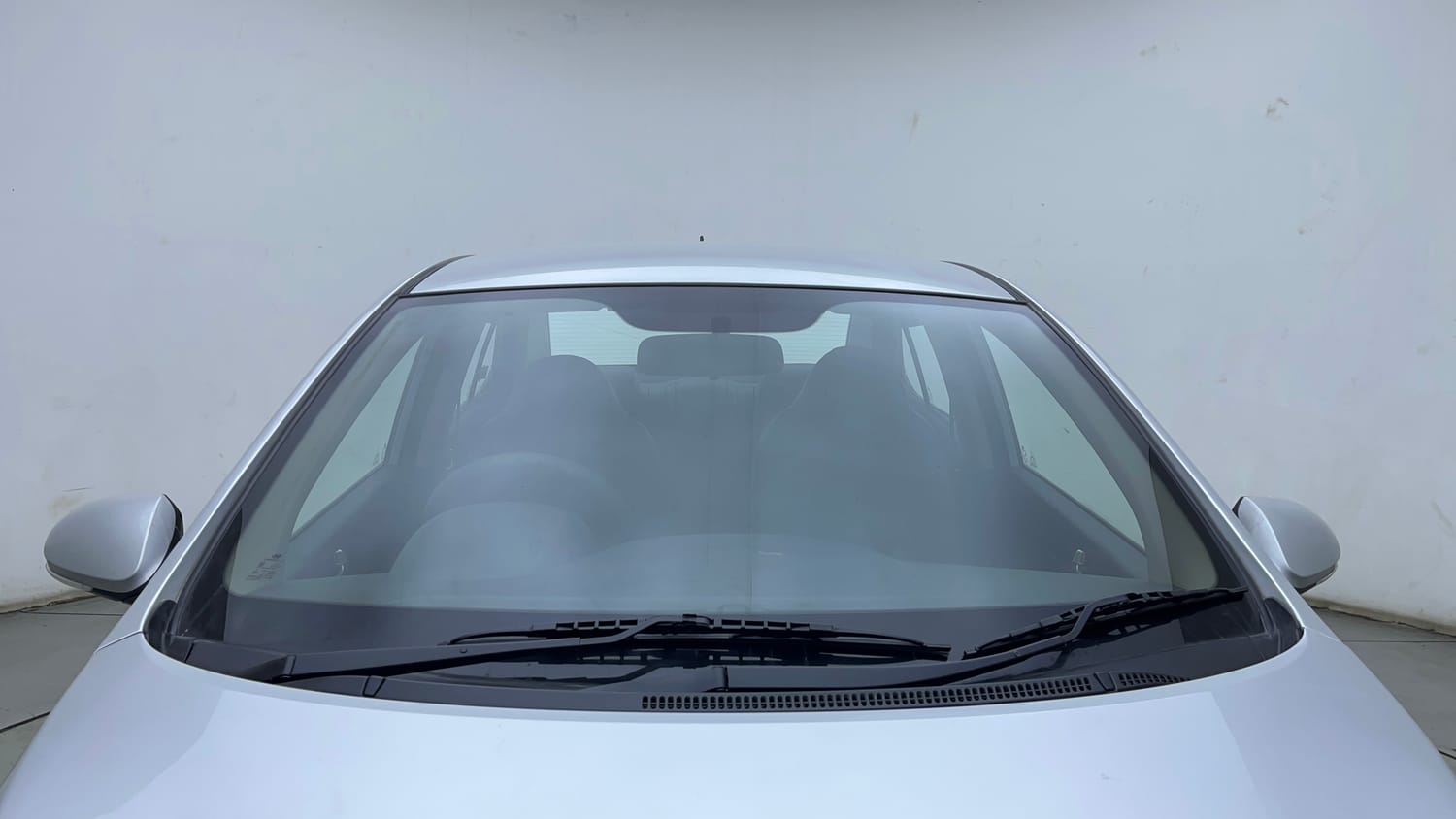 Used 2015 Hyundai Xcent S 1.2 (O) Petrol Manual exterior FRONT WINDSHIELD VIEW