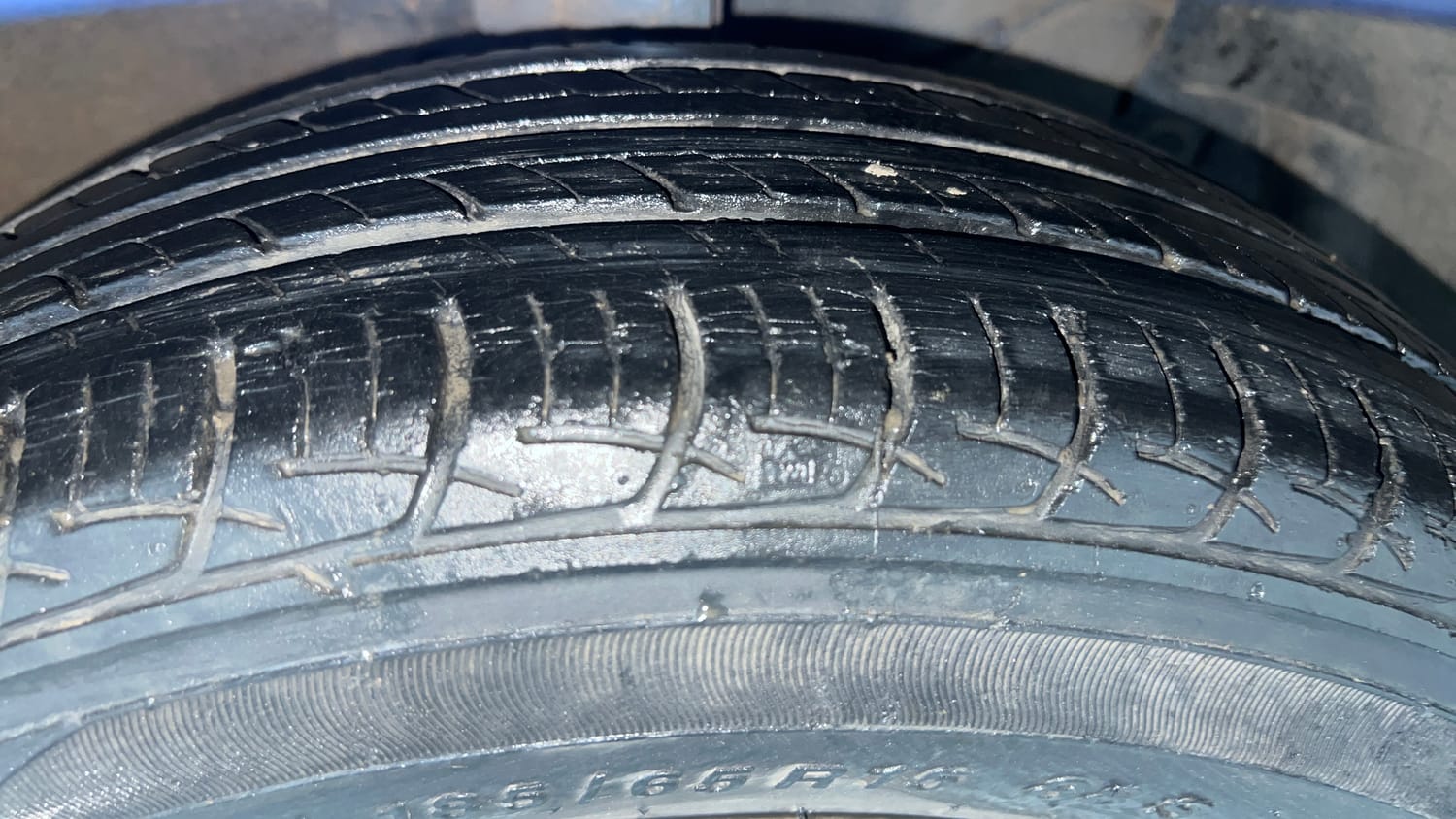 Used 2018 Maruti Suzuki Ciaz Zeta 1.4 AT Petrol Automatic tyres RIGHT FRONT TYRE TREAD VIEW