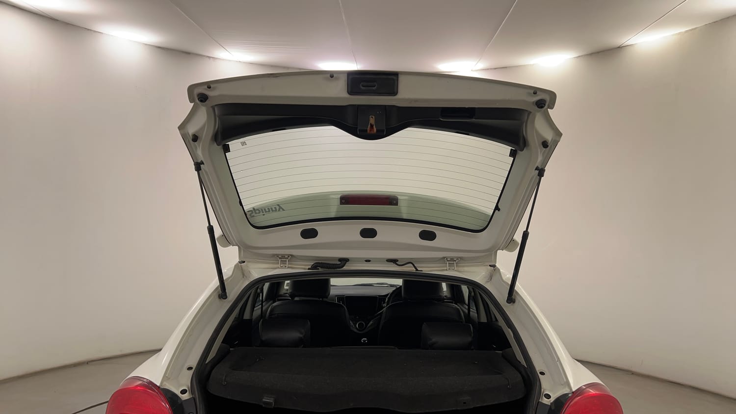 Used 2019 Maruti Suzuki Baleno Delta Petrol Manual interior DICKY DOOR OPEN VIEW